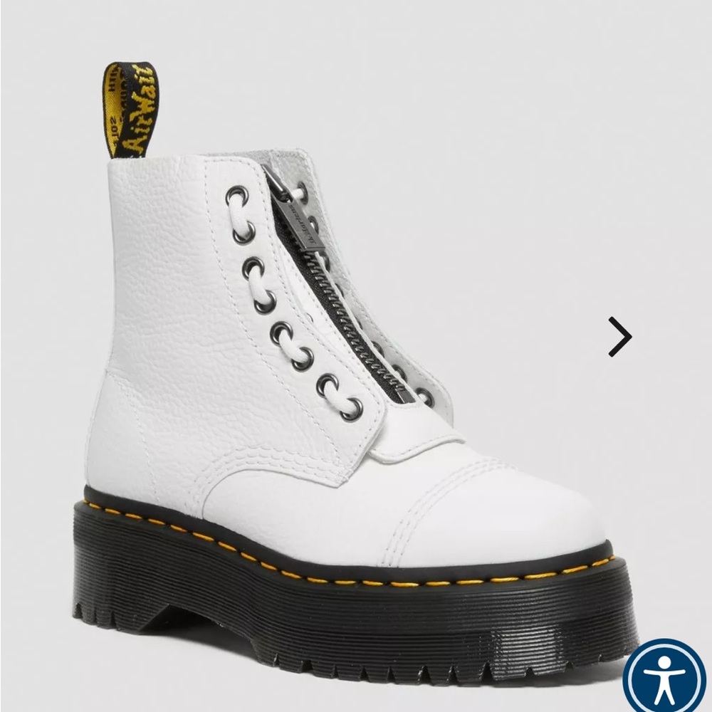 Dr. Marten’s SINCLAIR MILLED NAPPA LEATHER PLATFORM BOOTS size 8 women in white